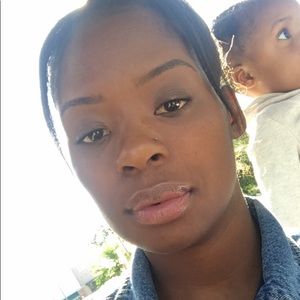 Meet your Posher, Kendra